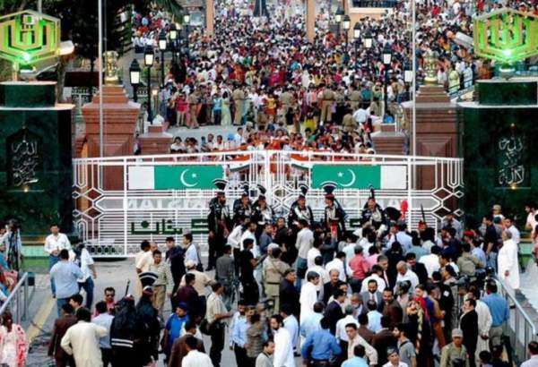 پاکستان نے امن کا پیغام دیتے ہوئے 100 ہندوستانی قیدی رہا کردیے