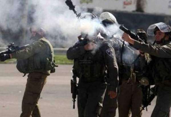اعتداء قوات الاحتلال على مجمع المدارس في الخليل