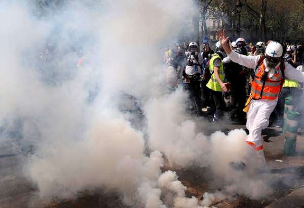الداخلية الفرنسية: نحو 28 ألف شخص شاركوا في احتجاجات السترات الصفراء