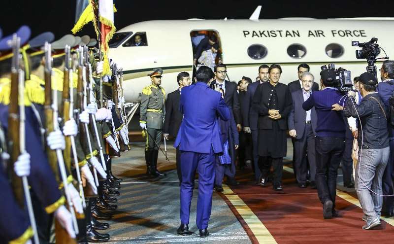 رئیس وزراء باكستان یصل الى طهران قادما من مشهد