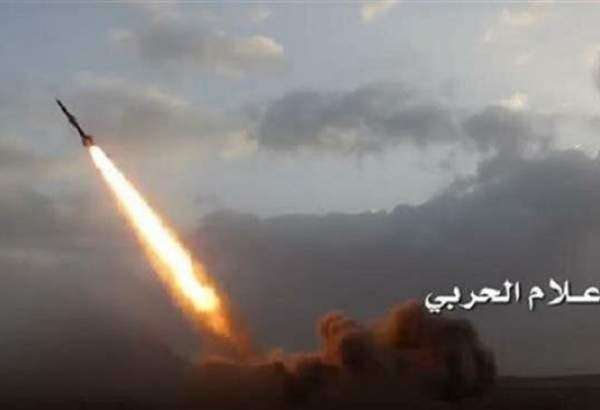 Saudi-led mercenaries come under Yemeni ballistic missiles, several killed