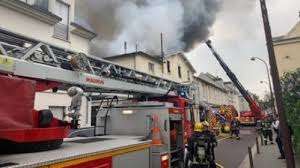 اندلاع حريق ضخم في مدينة فرساي غربي العاصمة باريس