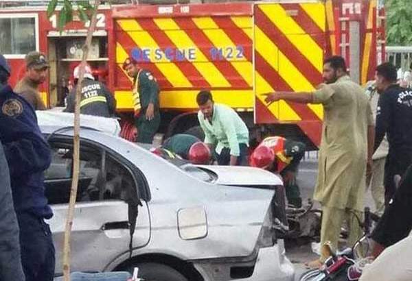 لاہور میں داتا دربار کے باہر خود کش دھماکے، 9 جاں حق
