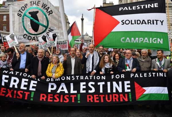 Londres : des milliers de personnes défilent pour la Palestine
