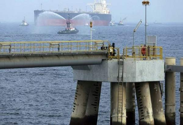افزایش بهای نفت از بیم خلل در حمل و نقل آن در خاورمیانه/بورس‌های خلیج فارس زیان‌ده شدند