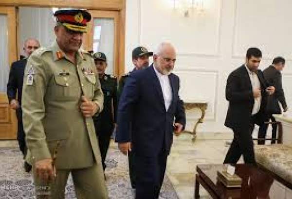 ایرانی وزیر خارجہ نے پاکستان کی فوجی سربراہ سےملاقات کی