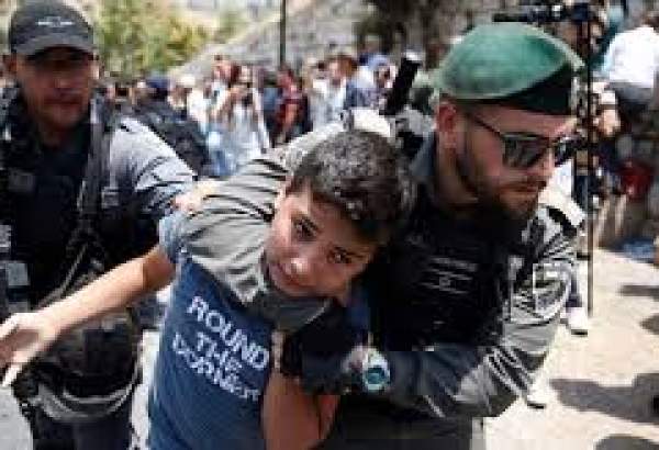 450 فلسطینی بچے صیہونی حکومت کی مختلف جیلوں میں قید ہیں