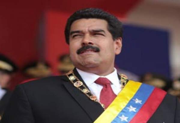 مادورو يعد بحل مشكلة وصول المساعدات لفنزويلا