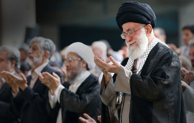 صلاة عيد الفطر السعيد، تقام بامامة قائد الثورة الاسلامية