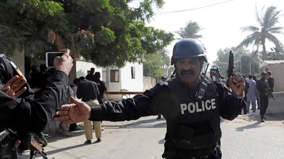 باكستان: مقتل 4 عسكريين وإصابة 4 بعبوة ناسفة