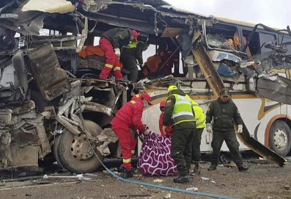مقتل وإصابة 36 شخصا جراء تصادم حافلة وشاحنة فى الهند