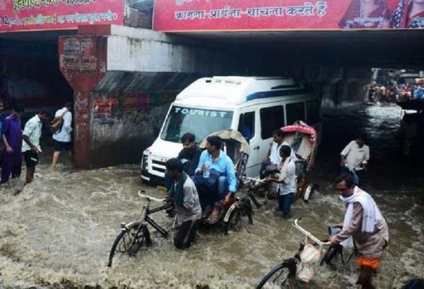 إجلاء 300 ألف شخص من غرب الهند تحسبا للإعصار فايو