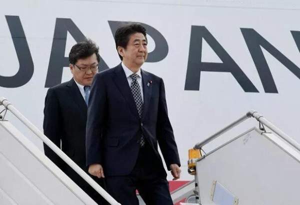 Le japonais Shinzo Abe arrive à Téhéran