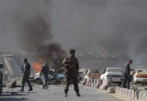جلال آباد میں افغان پولیس کی گاڑی پر خود کش حملہ