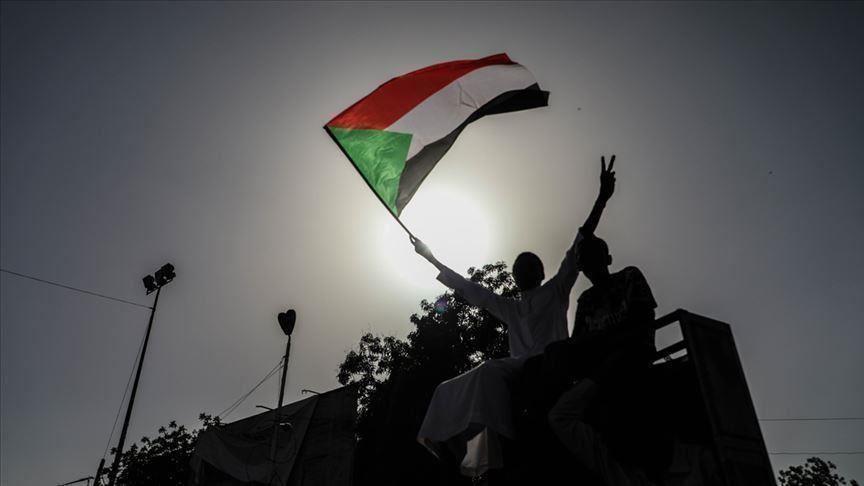 السودان .. مظاهرات ليلية بالعاصمة الخرطوم تطالب بسلطة مدنية