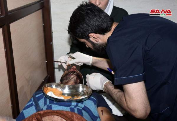 استشهاد 12 مدنيا وإصابة 15 نتيجة اعتداء إرهابيي “جبهة النصرة” بالقذائف على ريف حلب