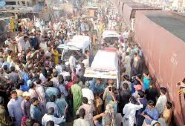 پاکستان کے علاقہ حیدرآباد میں دو ٹرینوں میں خوفناک تصادم