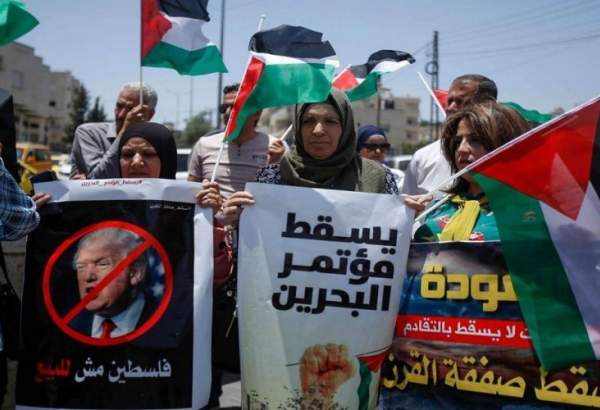 مظاهرة حاشدة في نابلس رفضاً لمؤتمر البحرين