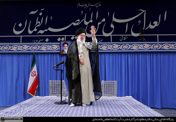 الامام الخامنئي : إيران لن تتراجع أمام الحظر الأمريكي القاسي
