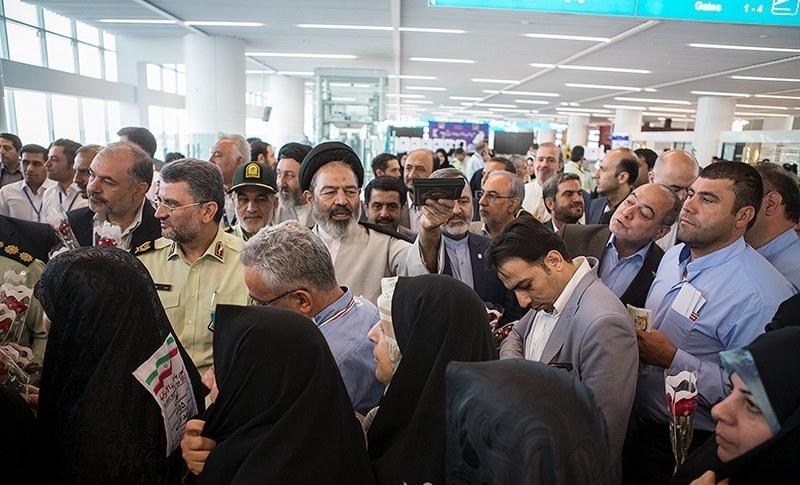 اول قافلة للحجاج الايرانيين غادرت طهران الى المدينة المنورة  