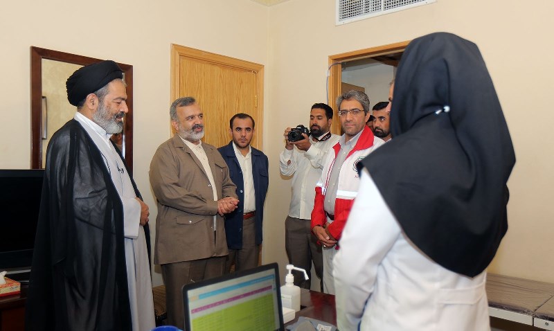 مسؤول بعثة الحج الايرانية يتفقد اللجنة التنفيذية و المستوصفات الطبية الايرانية في المدينة المنورة