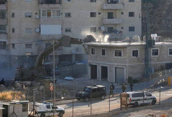 Israeli regime begins razing down Palestinian homes in al-Quds suburbs