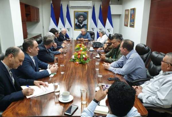 ظریف با رئیس مجلس ملی نیکاراگوئه دیدار و گفتگو کرد