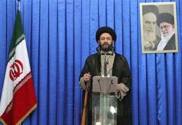 امام جمعه اردبیل:تحریم وزیرخارجه ایران نشان جنون دستگاه دیپلماسی آمریکاست