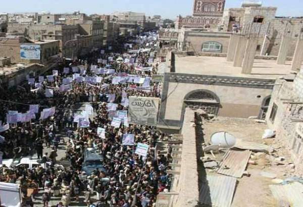 تظاهرات گسترده مردم یمن در اعتراض به تداوم محاصره فرودگاه «صنعاء»
