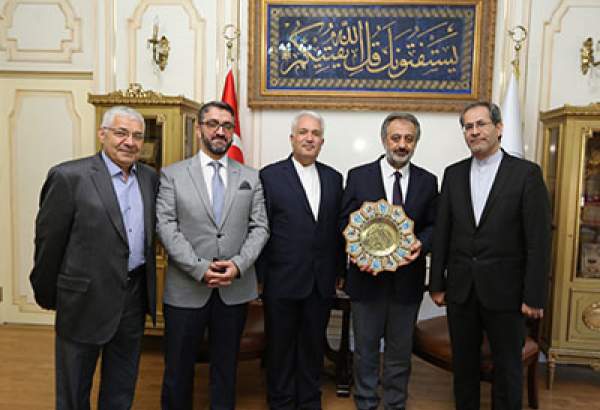 مفتی جدید استانبول خواستار توسعه همکاری‌های دینی و قرآنی با ایران شد
