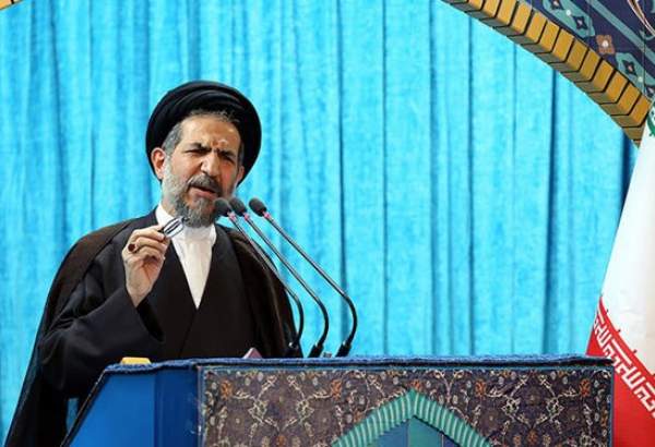 امام جمعه موقت تهران: ایران دسیسه‌های دشمنان را به راهبرد عزت تبدیل کرد