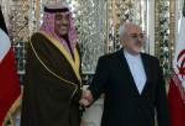 محمد جواد ظریف ایک اعلی وفد کے ہمراہ کویت پہنچ گئے