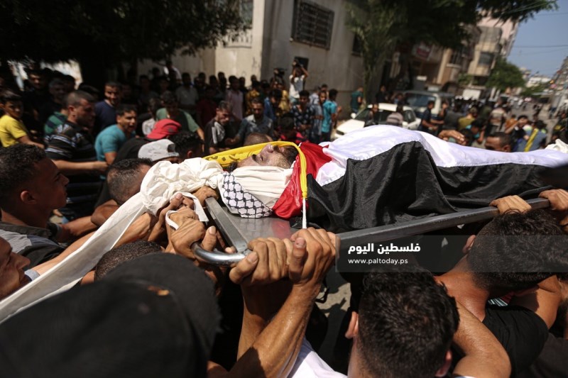 جماهير غفيرة تُشيَّع جثامين الشهداء الثلاثة شمال قطاع غزة