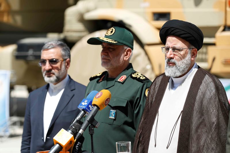 آية الله رئيسي الصناعات الدفاعية الايرانية تجسيد لشعار "نحن قادرون"
