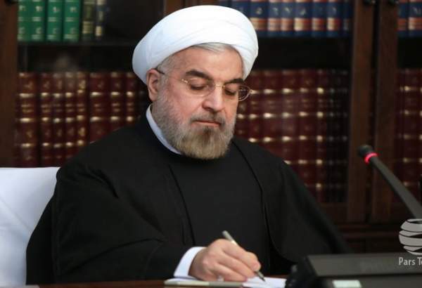 روحانی درگذشت پدر شهیدان کدخدایی و مادر شهیدان داداشی را تسلیت گفت