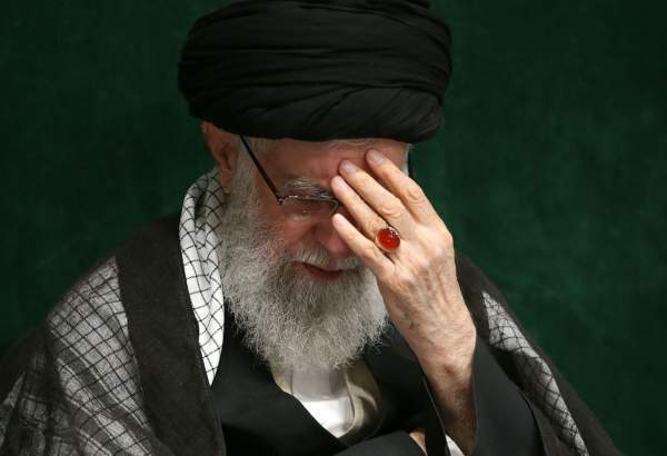 حسینیہ امام خمینی (رہ) میں رہبر انقلاب اسلامی کی عشرے کی آخری مجلس میں شرکت