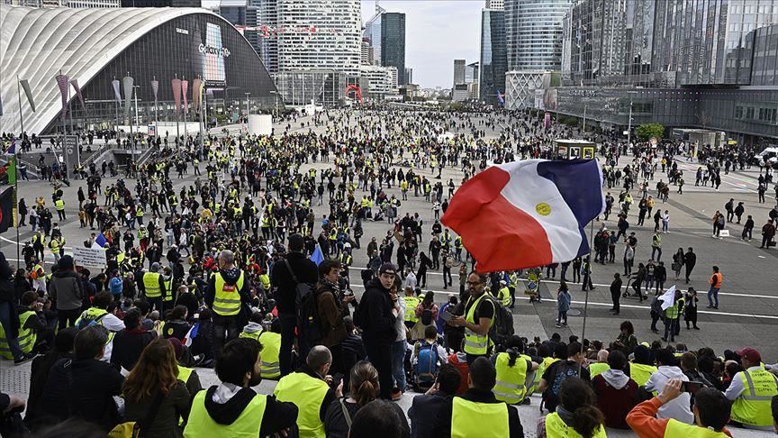 للأسبوع الـ44.. "السترات الصفراء" تتظاهر في شوارع فرنسا