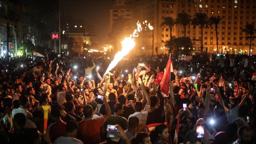 احتجاجات ليلية في مصر تطالب بتنحي الرئيس السيسي
