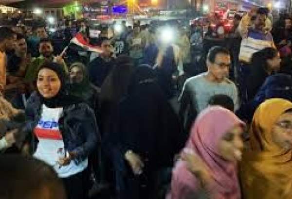 قاہرہ کے التحریراسکوائر پر حکومت کے خلاف احتجاجی مظاہرے