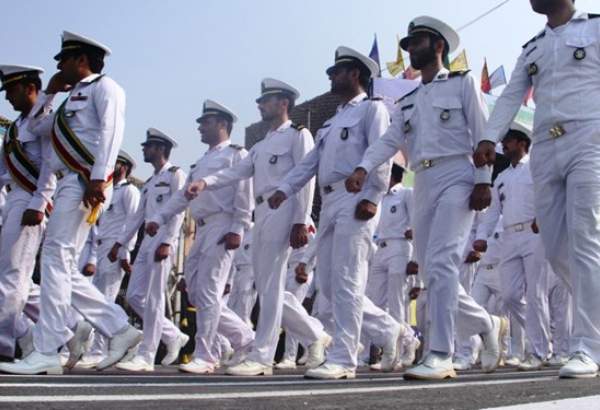 رژه ملی نیروهای مسلح در کرانه خلیج فارس آغاز شد