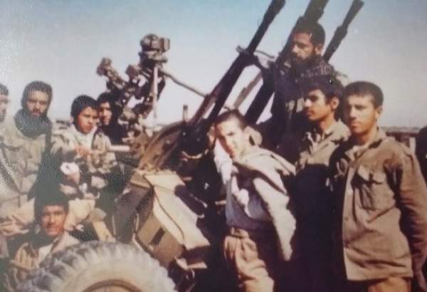 دیدار مسوولان سپاه و آموزش و پرورش با خانواده شهید فهمیده کردستان