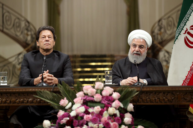 باكستان: عمران خان إلى طهران ضمن جهود الوساطة بين إيران والسعودية
