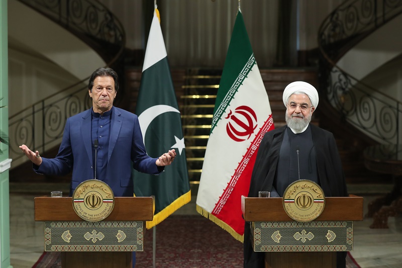 عمران خان: ترامب طلب مني فتح باب التفاوض مع إيران