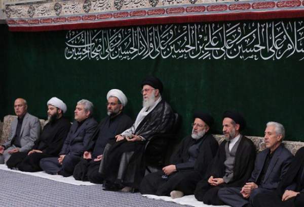 رہبر انقلاب اسلامی نے حسینیہ امام خمینیؒ میں چہلم امام حسینؑ کی مجلس میں شرکت کی