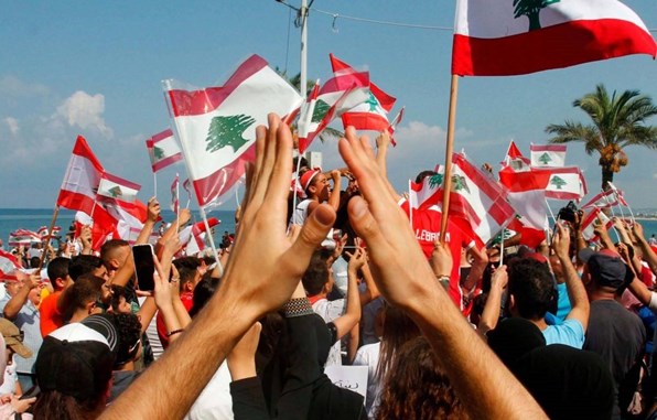 مسيرات مؤيدة للرئيس عون وسط استمرار التظاهرات وسقوط جرحى شمال لبنان