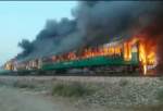 40 باكستانيا بين قتيل وجريح اثر اندلاع حريق في قطار