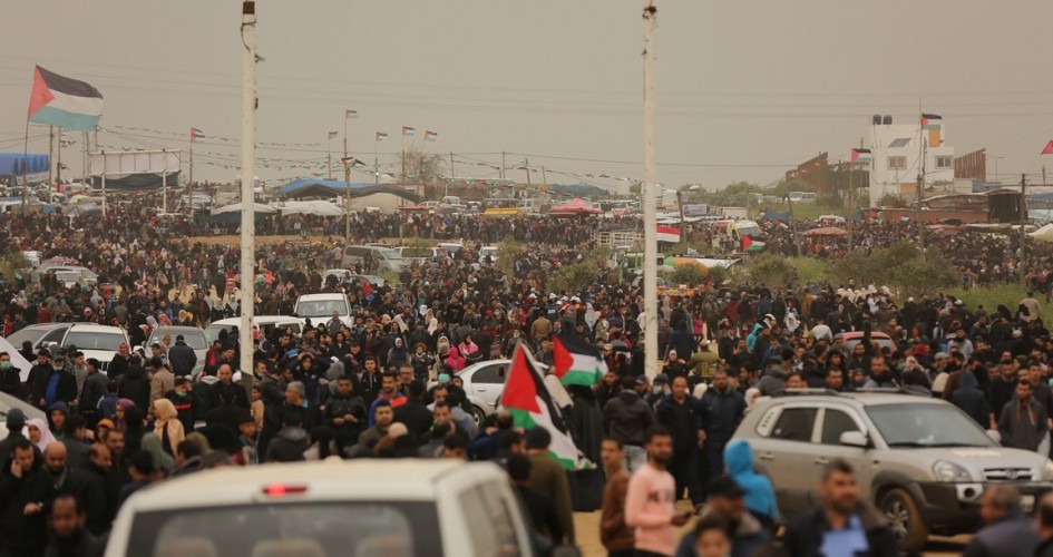 اصابة عشرات الفلسطينيين خلال فعاليات الجمعة الـ 82 لمسيرة العودة
