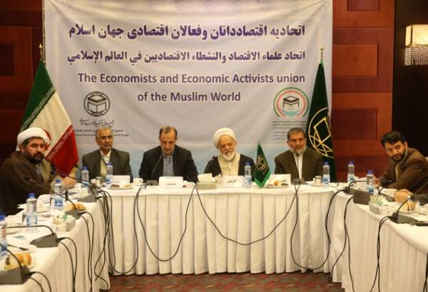 لجنة اتحاد الاقتصاديين في العالم الاسلامي يدعو الى الغاء التعامل بالدولار