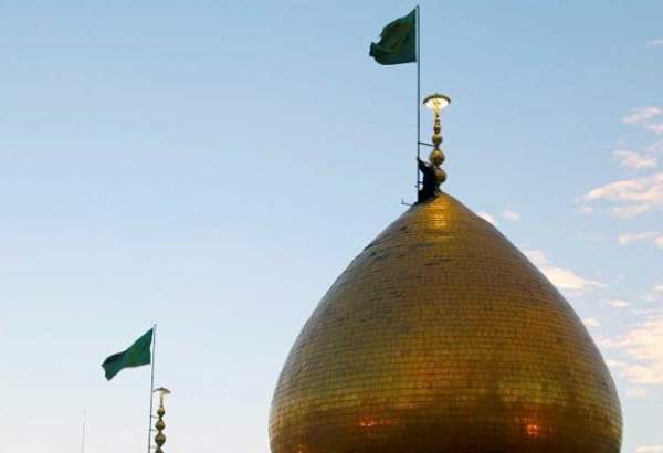 پرچم گنبد نورانی حضرت عبدالعظیم (ع) تعویض می‌شود