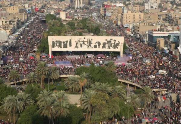 قدردانی تحصن‌کنندگان بغداد از مرجعیت و الحشد الشعبی/ آرامش بر میدان «التحریر» بغداد حکمفرما شد